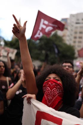 SaO PAULO, SP - 20.05.2026: MARCHA UNIFICADA DOS ESTUDANTES EM SP - Demonstration by students and teachers against the Governor of the State of Sao Paulo, Tarcisio de Freitas. They are demanding better conditions in public universities. Largo da Batata, Avenida Faria Lima, Cidade Jardim. Sao Paulo, SP x2947431x  IanxMaenfeld