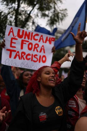 SaO PAULO, SP - 20.05.2026: MARCHA UNIFICADA DOS ESTUDANTES EM SP - Demonstration by students and teachers against the Governor of the State of Sao Paulo, Tarcisio de Freitas. They are demanding better conditions in public universities. Largo da Batata, Avenida Faria Lima, Cidade Jardim. Sao Paulo, SP x2947434x  IanxMaenfeld