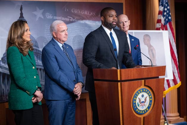 Florida GOP holds press conference on Cuba WASHINGTON, DC - MAY 20: Congressman Byron Donalds (2nd R) speaks at a press conference with Senator Rick Scott (R), Congressman Carlos Gimenez (2nd L) and Congresswoman Maria Salazar (L) to discuss the Department of Justice’s indictment of Raul Castro, at the U.S. Capitol in Washington, DC on May 20, 2026. Nathan Posner Anadolu Washington United States. Editorial use only. Please get in touch for any other usage.  Copyright: x2026xAnadoluxNathanxPosnerx