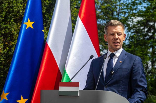 Hungarian Prime Minister, Peter Magyar meets Prime Minister of Poland, Donald Tusk in Warsaw, Poland - 20 May 2026. New Hungarian Prime Minister, Peter Magyar seen talking to the press during his meeting with the Polish Prime Minister, Donald Tusk . On the morning of Wednesday, the 20th of May, on his first foreign visit, the new Prime Minister of Hungary, Peter Magyar, meets with Polish Prime Minister Donald Tusk. The visit symbolically marks the opening of a new phase in Budapest s relations with Europe. During the meeting the Prime Ministers discuss Magyar s victory in the recent Hungarian elections, the Polish-Hungarian relationship, and the issue of Zbigniew Ziobra and Marcin Romanowski - two Polish politicians evading prosecution in P Copyright: xNeilxMiltonx xSOPAxImagesx NSM2026134G0520-L1002601_4000_240dpi
