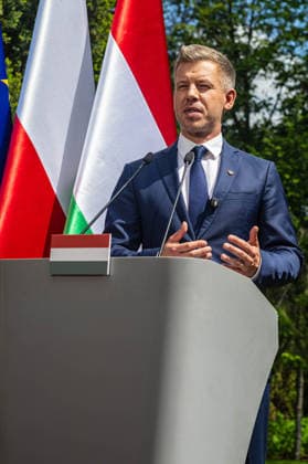 May 20, 2026, Warsaw, Poland: New Hungarian Prime Minister, Peter Magyar seen talking to the press during his meeting with the Polish Prime Minister, Donald Tusk . On the morning of Wednesday, the 20th of May, on his first foreign visit, the new Prime Minister of Hungary, Peter Magyar, meets with Polish Prime Minister Donald Tusk. The visit symbolically marks the opening of a new phase in Budapest s relations with Europe. During the meeting the Prime Ministers discuss Magyar s victory in the recent Hungarian elections, the Polish-Hungarian relationship, and the issue of Zbigniew Ziobra and Marcin Romanowski - two Polish politicians evading prosecution in Poland by hiding in Hungary. After the meeting, Peter Magyar meets with the Polish Pres - ZUMAs197 20260520_aaa_s197_266 Copyright: xNeilxMiltonx