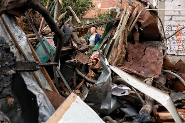 Aftermath of overnight Shahed drone attack on Odesa A woman stands near a private residential house destroyed as a result of a Russian drone attack in Odesa, Ukraine, on May 20, 2026. During the night of May 20, the city came under a massive attack by Russian strike drones. The attack caused destruction of residential buildings, fires at commercial facilities, and damage to critical infrastructure. One civilian was injured, Credit:Nina Liashonok Ukrinform Avalon Ukraine, Odesa  Copyright: xNinaxLiashonokx xUkrinformx xAvalonx 1102301998
