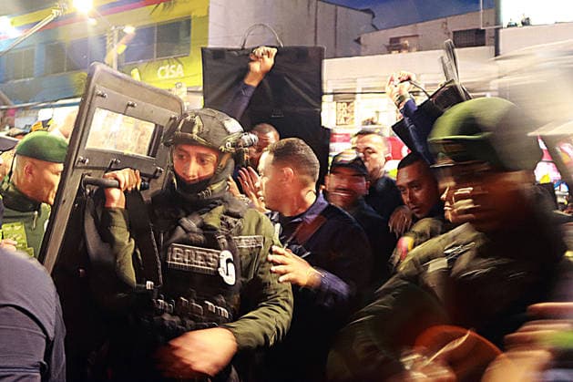 May 20, 2026, Bogota, Cundinamarca, COLOMBIA: Members of the Grupo de Operaciones Especiales (GOES) or Special Operations Group, leads right-wing presidential candidate ABELARDO DE LA ESPRIELLA (middle with dark baseball cap) to the closing rally of his campaign. ColombiaÃ¢â‚¬â ¢s first-round presidential elections take place May 31st under extreme security measures given the countryÃ¢â‚¬â ¢s political polarization. Bogota COLOMBIA  - ZUMAd225 20260520_znp_d225_011 Copyright: xZoraidaxDiazx