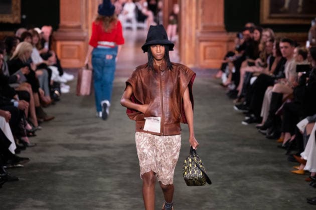 The Louis Vuitton Cruise 2027 Runway - NYC Models walk the runway during the Louis Vuitton 2027 collection fashion show at the Frick Collection in New York City, NY, USA on May 20, 2026. Photo by Adam Gray ABACAPRESS.COM New York City United States  Copyright: xGrayxAdam ABACAx