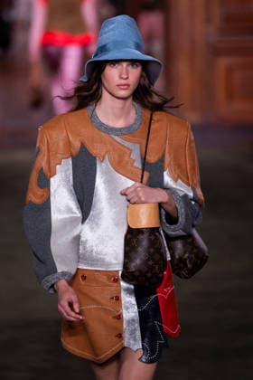 The Louis Vuitton Cruise 2027 Runway - NYC Models walk the runway during the Louis Vuitton 2027 collection fashion show at the Frick Collection in New York City, NY, USA on May 20, 2026. Photo by Adam Gray ABACAPRESS.COM New York City United States  Copyright: xGrayxAdam ABACAx