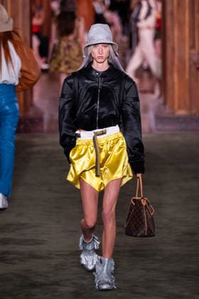 The Louis Vuitton Cruise 2027 Runway - NYC Models walk the runway during the Louis Vuitton 2027 collection fashion show at the Frick Collection in New York City, NY, USA on May 20, 2026. Photo by Adam Gray ABACAPRESS.COM New York City United States  Copyright: xGrayxAdam ABACAx