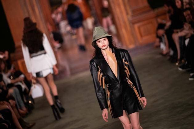 The Louis Vuitton Cruise 2027 Runway - NYC Models walk the runway during the Louis Vuitton 2027 collection fashion show at the Frick Collection in New York City, NY, USA on May 20, 2026. Photo by Adam Gray ABACAPRESS.COM New York City United States  Copyright: xGrayxAdam ABACAx