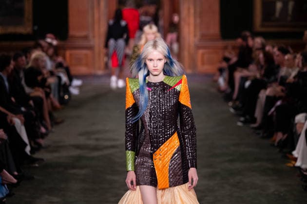 The Louis Vuitton Cruise 2027 Runway - NYC Models walk the runway during the Louis Vuitton 2027 collection fashion show at the Frick Collection in New York City, NY, USA on May 20, 2026. Photo by Adam Gray ABACAPRESS.COM New York City United States  Copyright: xGrayxAdam ABACAx