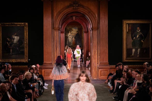 The Louis Vuitton Cruise 2027 Runway - NYC Models walk the runway during the Louis Vuitton 2027 collection fashion show at the Frick Collection in New York City, NY, USA on May 20, 2026. Photo by Adam Gray ABACAPRESS.COM New York City United States  Copyright: xGrayxAdam ABACAx