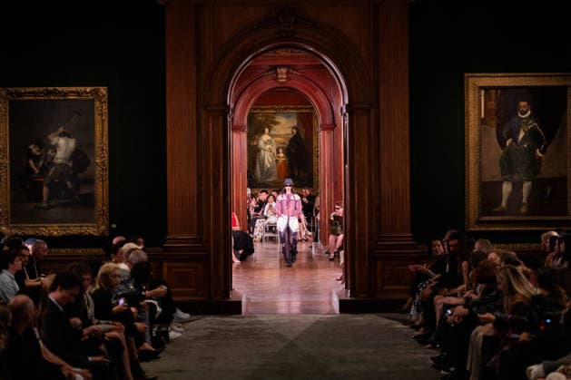 The Louis Vuitton Cruise 2027 Runway - NYC Models walk the runway during the Louis Vuitton 2027 collection fashion show at the Frick Collection in New York City, NY, USA on May 20, 2026. Photo by Adam Gray ABACAPRESS.COM New York City United States  Copyright: xGrayxAdam ABACAx