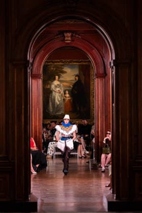 The Louis Vuitton Cruise 2027 Runway - NYC Models walk the runway during the Louis Vuitton 2027 collection fashion show at the Frick Collection in New York City, NY, USA on May 20, 2026. Photo by Adam Gray ABACAPRESS.COM New York City United States  Copyright: xGrayxAdam ABACAx