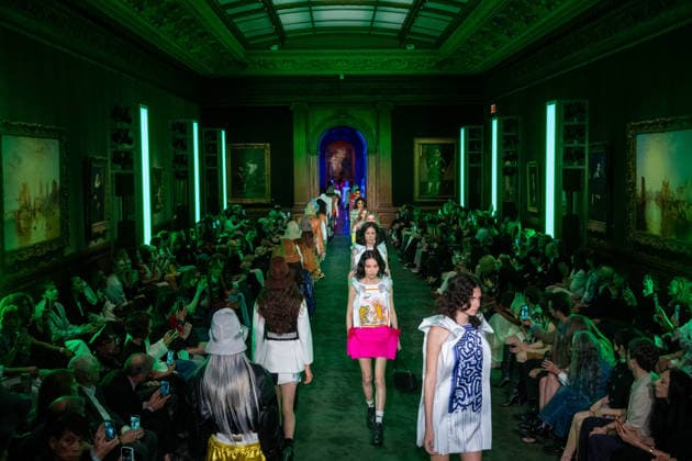 The Louis Vuitton Cruise 2027 Runway - NYC Models walk the runway during the Louis Vuitton 2027 collection fashion show at the Frick Collection in New York City, NY, USA on May 20, 2026. Photo by Adam Gray ABACAPRESS.COM New York City United States  Copyright: xGrayxAdam ABACAx