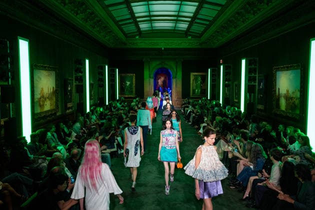 The Louis Vuitton Cruise 2027 Runway - NYC Models walk the runway during the Louis Vuitton 2027 collection fashion show at the Frick Collection in New York City, NY, USA on May 20, 2026. Photo by Adam Gray ABACAPRESS.COM New York City United States  Copyright: xGrayxAdam ABACAx