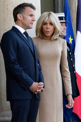 President Macron Welcomes Papua New Guinea PM Marape - Paris Brigitte Macron, First Lady of France, and Emmanuel Macron, President of the Republic, before he received James Marape, Prime Minister of Papua New Guinea, at the Élysée Palace in Paris, on 20 May 2026, as part of bilateral partnerships in the Indo-Pacific region in the fields of security and defence, the fight against illegal fishing, biodiversity and sustainable development. Photo by Jeremy Paoloni ABACAPRESS.COM Paris France  Copyright: xPaolonixJeremy ABACAx