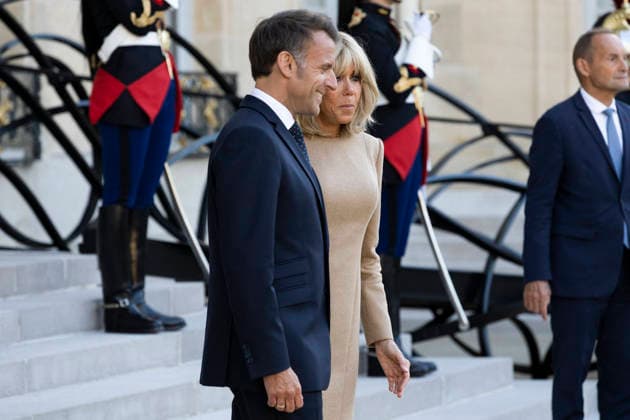 President Macron Welcomes Papua New Guinea PM Marape - Paris Brigitte Macron, First Lady of France, and Emmanuel Macron, President of the Republic, before he received James Marape, Prime Minister of Papua New Guinea, at the Élysée Palace in Paris, on 20 May 2026, as part of bilateral partnerships in the Indo-Pacific region in the fields of security and defence, the fight against illegal fishing, biodiversity and sustainable development. Photo by Jeremy Paoloni ABACAPRESS.COM Paris France  Copyright: xPaolonixJeremy ABACAx