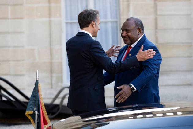 President Macron Welcomes Papua New Guinea PM Marape - Paris Emmanuel Macron, President of France, welcomes James Marape, Prime Minister of Papua New Guinea, to the Élysée Palace in Paris on 20 May 2026, as part of bilateral partnerships in the Indo-Pacific region in the fields of security and defence, the fight against illegal fishing, biodiversity and sustainable development Photo by Jeremy Paoloni ABACAPRESS.COM Paris France  Copyright: xPaolonixJeremy ABACAx