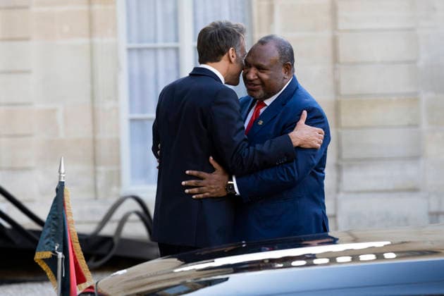 President Macron Welcomes Papua New Guinea PM Marape - Paris Emmanuel Macron, President of France, welcomes James Marape, Prime Minister of Papua New Guinea, to the Élysée Palace in Paris on 20 May 2026, as part of bilateral partnerships in the Indo-Pacific region in the fields of security and defence, the fight against illegal fishing, biodiversity and sustainable development Photo by Jeremy Paoloni ABACAPRESS.COM Paris France  Copyright: xPaolonixJeremy ABACAx