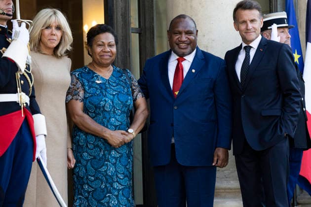 President Macron Welcomes Papua New Guinea PM Marape - Paris Emmanuel Macron, President of France, welcomes James Marape, Prime Minister of Papua New Guinea, to the Élysée Palace in Paris on 20 May 2026, as part of bilateral partnerships in the Indo-Pacific region in the fields of security and defence, the fight against illegal fishing, biodiversity and sustainable development Photo by Jeremy Paoloni ABACAPRESS.COM Paris France  Copyright: xPaolonixJeremy ABACAx