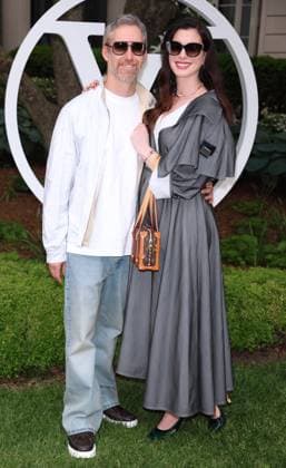 Celebs at The Louis Vuitton Cruise 2027 - NYC Anne Hathaway and Adam Shulman attend the 2027 Cruise Louis Vuitton show at The Frick Collection in New York on May 20, 2026. Photo by Charles Guerin ABACAPRESS.COM New York City NY United States  Copyright: xGuerinxCharles ABACAx