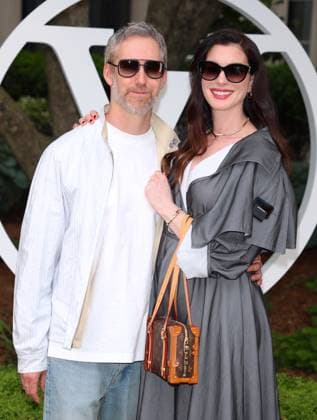 Celebs at The Louis Vuitton Cruise 2027 - NYC Anne Hathaway and Adam Shulman attend the 2027 Cruise Louis Vuitton show at The Frick Collection in New York on May 20, 2026. Photo by Charles Guerin ABACAPRESS.COM New York City NY United States  Copyright: xGuerinxCharles ABACAx