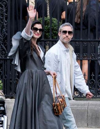 May 20, 2026, New York, Ny, United States: Anne Hathaway and Adam Shulman attend the Louis Vuitton Cruise 2027 Show. Held at The Frick Collection in New York. Zuma Press May 20, 2026. New York United States - ZUMAp281 20260520_zea_p281_055 Copyright: xPhotoxImagexPressx
