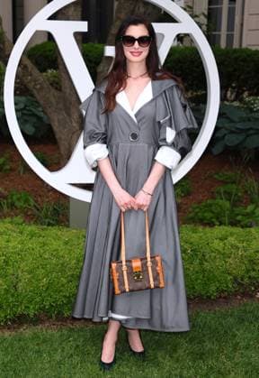 Celebs at The Louis Vuitton Cruise 2027 - NYC Anne Hathaway attends the 2027 Cruise Louis Vuitton show at The Frick Collection in New York on May 20, 2026. Photo by Charles Guerin ABACAPRESS.COM New York City NY United States  Copyright: xGuerinxCharles ABACAx