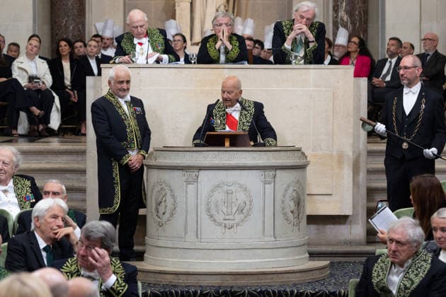 Guy Savoy, Marc Ladreit de Lacharrière Multi-star French chef Guy Savoy has just been officially installed as a member of the Académie des Beaux Arts A ceremony that took place under the dome of the Institut de France, in Paris, France, on May 20, 2026 This is the first time a chef has joined the prestigious institution Julien Sarkissian Bestimage French chef Guy Savoy during his investiture ceremony at the Académie des Beaux Arts in Paris, France, on May 20, 2026 Paris France  Copyright: xJulienxSarkissianx xBestimagexJulienxSarkissianx xBestimagex