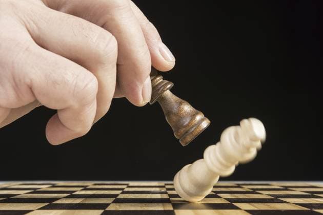 Schachmatt den König während einer Schachpartie Checkmate the king during a game of chess Copyright: imageBROKER sergioxdellexvedove ibxiqx17651918.jpg