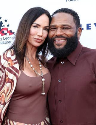 15th Annual Sugar Ray Leonard Foundation s Big Fighters, Big Cause Charity Boxing Night Marina del Rey CA May 20: Anthony Anderson, Debbe Dunning at the 15th Annual Sugar Ray Leonard Foundation s Big Fighters, Big Cause Charity Boxing Night held at The Ritz-Carlton, Marina del Rey in Marina del Rey, CA. on May 20, 2026 Credit: AdMedia Marina del Rey CA United States EDITORIAL USE ONLY  Copyright: xx ADx admphotostwo991353