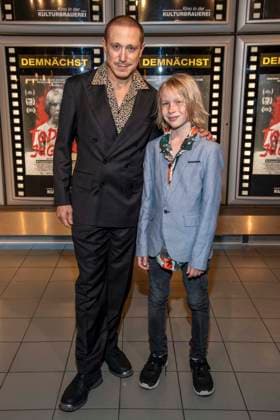 ABB JACOBS- Timo Jacobs mit Milo Eisenblaetter bei der Sondervorfuehrung des KIno Films Tod meiner Jugend im Kino in der Kulturbrauerei 20.05.2026 in Berlin Berlin Deutschland *** ABB JACOBS Timo Jacobs with Milo Eisenblaetter at the special screening of the KIno film Tod meiner Jugend at the cinema in the Kulturbrauerei 20 05 2026 in Berlin Berlin Germany