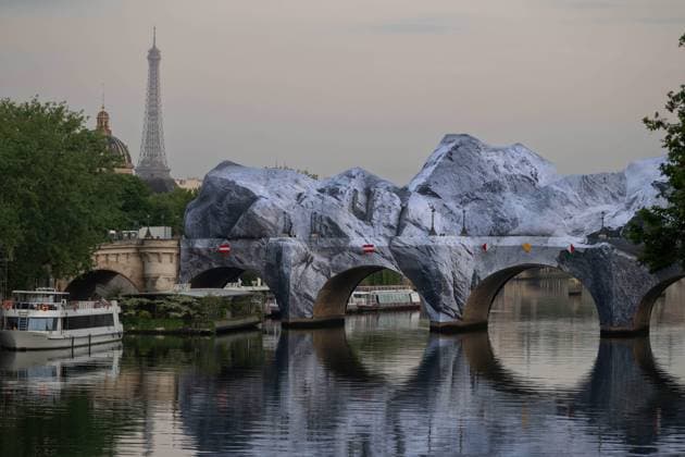 News Bilder des Tages LA CAVERNE DU PONT NEUF PAR JR PHOTOPQR OUEST FRANCE Stéphane Geufroi Paris 21 05 2026 On Wednesday night, artist JR and his teams were able to set up and inflate the Caverne du Pont Neuf . The ephemeral installation will be open to visitors from June 6 to 28 Paris, France, may 21st 2026 La Caverne du Pont Neuf, the work created by JR Paris France  Copyright: xPHOTOPQR OUESTxFRANCE MAXPPPxStéphanexGeufroix 20260521OFR8485 20260521OFR8485