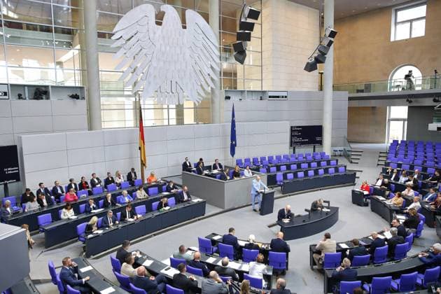 Berlin, Deutschland, 21.05.2026: Deutscher Bundestag: 80. Bundestagssitzung: Blick in den Plenarsaal zum Beginn der Sitzung, Jörn König (AfD) steht am Rednerpult *** Berlin, Germany, 21 05 2026 German Bundestag 80 Bundestag session View into the plenary chamber at the beginning of the session, Jörn König AfD stands at the lectern Copyright: xdtsxNachrichtenagenturx dts_119697