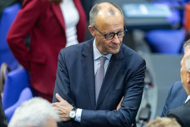 80. Sitzung des Deutschen Bundestages am 21.05.2026 im Plenarsaal des Reichstagsgebäudes in Berlin Friedrich Merz ( Bundeskanzler ) *** 80 Session of the German Bundestag on 21 05 2026 in the plenary chamber of the Reichstag building in Berlin Friedrich Merz Federal Chancellor xJRx