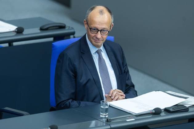 80. Sitzung des Deutschen Bundestages am 21.05.2026 im Plenarsaal des Reichstagsgebäudes in Berlin Friedrich Merz ( Bundeskanzler ) *** 80 Session of the German Bundestag on 21 05 2026 in the plenary chamber of the Reichstag building in Berlin Friedrich Merz Federal Chancellor xJRx
