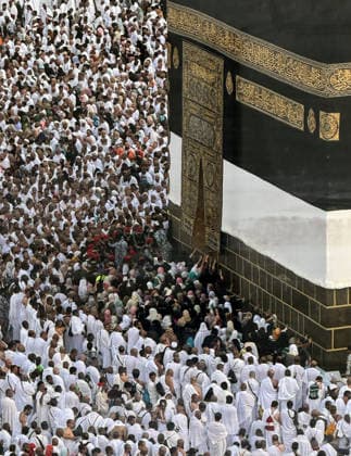 Muslim visit the holy sites ahead of the Hajj pilgrimage in Mecca MECCA, SAUDI ARABIA - MAY 20: Muslim from various countries around the world who come to perform the Hajj, circumambulate the Masjid al-Haram ahead of the Hajj pilgrimage in Mecca, Saudi Arabia on May 20, 2026. Ali Atmaca Anadolu Mecca Saudi Arabia. Editorial use only. Please get in touch for any other usage.  Copyright: x2026xAnadoluxAlixAtmacax