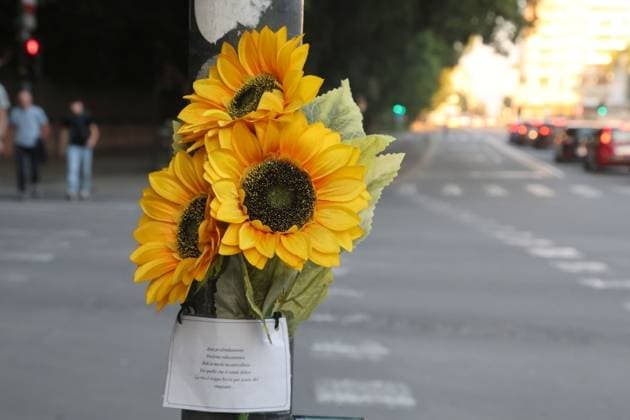 RECORD DATE NOT STATED IPA84925411 - Modena, 20 05 2026. Bouquets of flowers left by citizens at the site where Salim El Koudri s car crashed  Copyright: xx xx 84925411