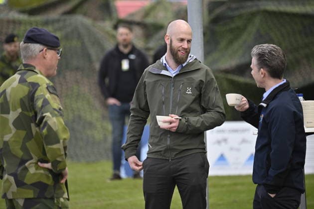 REVINGE, SVERIGE 20260521 Minister för civilt försvar Carl-Oskar Bohlin och försvarsminister Pal Jonson besökte pa torsdagen Myndigheten för Civilt försvar i Revinge där de deltog i olika övningar där militärt och civilt försvar samverkar efter bomb och missilangrepp. Besöket hos MCF var en del av NATO-mötet i Helsingborg. REVINGE SVERIGE x50090x *** REVINGE, SWEDEN 20260521 Minister of Civil Defense Carl Oskar Bohlin and Minister of Defense Pal Jonson visited the Civil Defense Agency in Revinge on Thursday where they participated in various exercises where military and civil defense cooperate after bomb and missile attacks The visit to MCF was part of the NATO meeting in Helsingborg REVINGE SWEDEN x50090x  Copyright: xJohanxNilsson TTx NATOS UTRIKESMINISTERMÖTE REVINGE knSlQHW7tWE