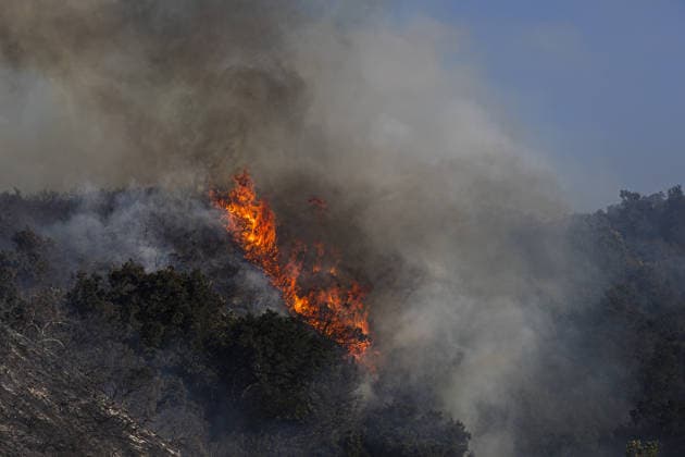 US wildfires, stormsand heatwave place millions under weather alerts SIMI VALLEY, CALIFORNIA, UNITED STATES - MAY 20: The Sandy Fire continues to burn through Runkle Canyon toward the Rocky Peak in Simi Valley, California on May 20, 2026. Myraneli Fabian Anadolu California United States. Editorial use only. Please get in touch for any other usage.  Copyright: x2026xAnadoluxMyranelixFabianx