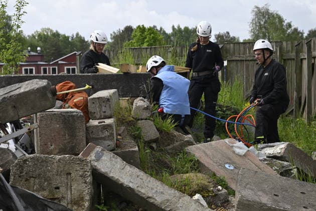 REVINGE, SVERIGE 20260521 Övningar där militärt och civilt försvar samverkar efter bomb och missilangrepp. Besöket hos MCF var en del av NATO-mötet i Helsingborg. REVINGE SVERIGE x50090x *** REVINGE, SWEDEN 20260521 Military and civil defense exercises after bomb and missile attacks The visit to MCF was part of the NATO meeting in Helsingborg REVINGE SWEDEN x50090x  Copyright: xJohanxNilsson TTx NATOS UTRIKESMINISTERMÖTE REVINGE IJcM9cZVJV0