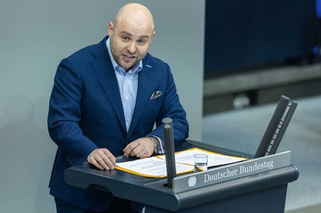 80. Sitzung des Deutschen Bundestages am 21.05.2026 im Plenarsaal des Reichstagsgebäudes in Berlin Markus Frohmaier ( MdB Alternative für Deutschland AfD ) *** 80th session of the German Bundestag on 21 05 2026 in the plenary chamber of the Reichstag building in Berlin Markus Frohmaier MdB Alternative for Germany AfD xJRx