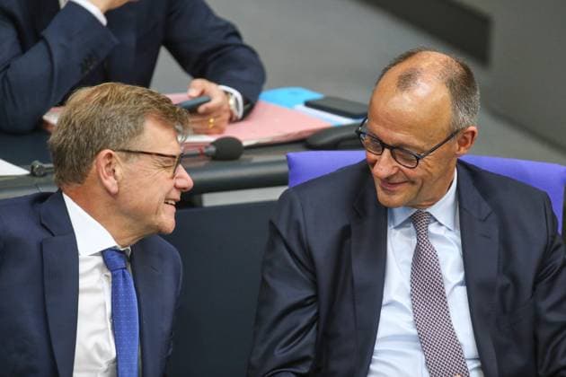 Berlin, Deutschland, 21.05.2026: Deutscher Bundestag: 80. Bundestagssitzung: Bundesminister des Auswärtigen Johann Wadephul (CDU) und Bundeskanzler Friedrich Merz (CDU) *** Berlin, Germany, 21 05 2026 German Bundestag 80 Bundestag session Federal Minister for Foreign Affairs Johann Wadephul CDU and Federal Chancellor Friedrich Merz CDU Copyright: xdtsxNachrichtenagenturx dts_119706