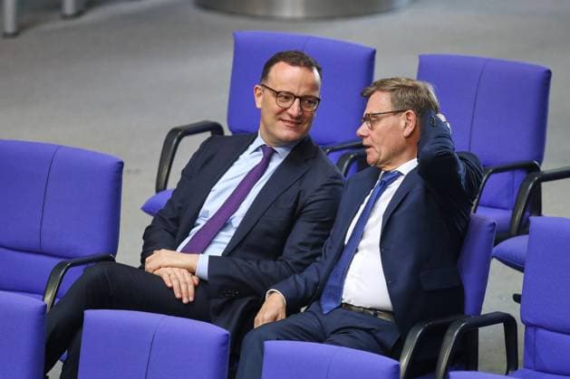 Berlin, Deutschland, 21.05.2026: Deutscher Bundestag: 80. Bundestagssitzung: Jens Spahn (CDU) und Bundesminister des Auswärtigen Johann Wadephul (CDU) *** Berlin, Germany, 21 05 2026 German Bundestag 80 Bundestag session Jens Spahn CDU and Federal Minister for Foreign Affairs Johann Wadephul CDU Copyright: xdtsxNachrichtenagenturx dts_119725