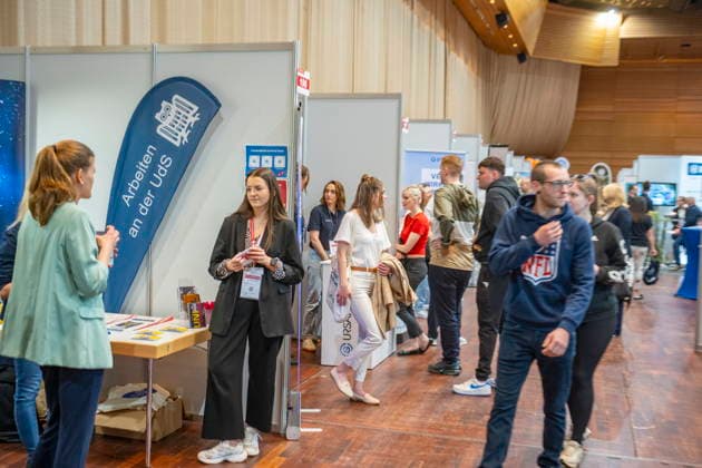 In der Saarbrücker Saarlandhalle findet am Donnerstag (21.5.2026) die Karrieremesse Job und Weiterbildung der Arbeitsagentur statt. Über 100 Aussteller sind mit einem Stand vertreten. *** On Thursday 21 5 2026, the Saarlandhalle in Saarbrücken will host the Job and Training Career Fair organized by the Employment Agency Over 100 exhibitors will be represented with a stand bub