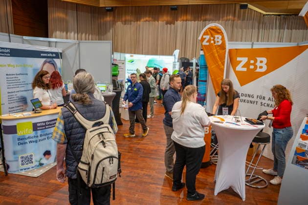 In der Saarbrücker Saarlandhalle findet am Donnerstag (21.5.2026) die Karrieremesse Job und Weiterbildung der Arbeitsagentur statt. Über 100 Aussteller sind mit einem Stand vertreten. *** On Thursday 21 5 2026, the Saarlandhalle in Saarbrücken will host the Job and Training Career Fair organized by the Employment Agency Over 100 exhibitors will be represented with a stand bub