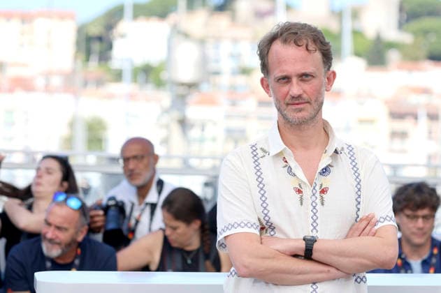 Emmanuel Marre beim Photocall zum Kinofilm Notre salut A Man of His Time auf dem Festival de Cannes 2026 79. Internationale Filmfestspiele von Cannes am Palais des Festivals. Cannes, 21.05.2026