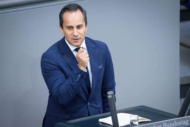 Deutscher Bundestag, 80. Plenarsitzung Mahmut Oezdemir (SPD) im Portrait bei seiner Rede zum Tagesordnungspunkt Einsetzung eines UA: Angriff auf die Nordstream-Pipelines bei der 80. Sitzung des Deutschen Bundestag in Berlin, 21.05.2026 Berlin Berlin Deutschland *** German Bundestag, 80th plenary session Mahmut Oezdemir SPD in portrait during his speech on the agenda item Establishment of a UA attack on the Nordstream pipelines at the 80th session of the German Bundestag in Berlin, 21 05 2026 Berlin Berlin Germany