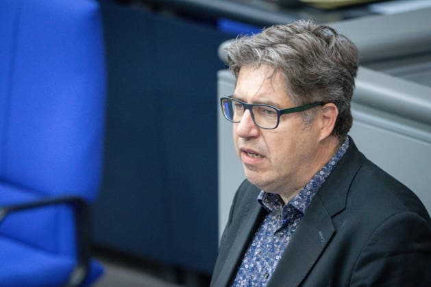 Deutscher Bundestag, 80. Plenarsitzung Michael Kellner (Gruene) im Portrait bei seiner Rede zum Tagesordnungspunkt Einsetzung eines UA: Angriff auf die Nordstream-Pipelines bei der 80. Sitzung des Deutschen Bundestag in Berlin, 21.05.2026 Berlin Berlin Deutschland *** German Bundestag, 80th plenary session Michael Kellner Gruene in portrait during his speech on the agenda item Establishment of a UA attack on the Nordstream pipelines at the 80th session of the German Bundestag in Berlin, 21 05 2026 Berlin Berlin Germany