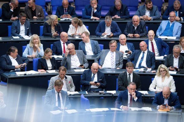 News Bilder des Tages Deutscher Bundestag, 80. Plenarsitzung AfD Fraktion im Bundestag unter anderem mit Tino Chrupalla (AfD) und Markus Frohnmaier (AfD) im Plenum bei der 80. Sitzung des Deutschen Bundestag in Berlin, 21.05.2026 Berlin Berlin Deutschland *** German Bundestag, 80th plenary session AfD parliamentary group in the Bundestag with Tino Chrupalla AfD and Markus Frohnmaier AfD in the plenary at the 80th session of the German Bundestag in Berlin, 21 05 2026 Berlin Berlin Germany