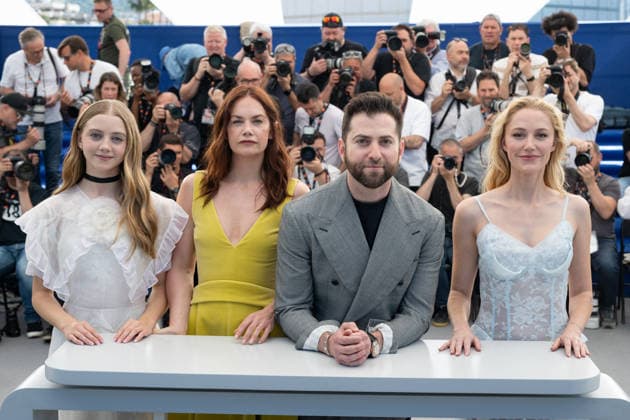 Cannes Victorian Psycho Photocall LZ Evie Templeton, Ruth Wilson, Zachary Wigon and Maika Monroe attending the photocall of Victorian Psycho during the 79th Cannes International Film Festival in Cannes, France on May 21, 2026, the film selected in the Official Competition. Photo by Laurent Zabulon ABACAPRESS.COM  Copyright: xZabulonxLaurentx