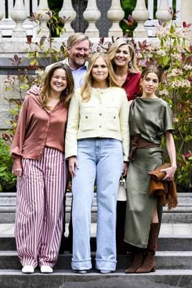 Royal Family Spring Photo Session - The Hague King Willem-Alexander and Queen Maxima with their daughters Princess Amalia, Princess Ariane and Princess Alexia during spring photo session 2026 at Clingendael in The Hague, Netherlands on May 21, 2026. Photo by NL Beeld Patrick van Emst Bruno Press ABACAPRESS.COM The Hague Netherlands  Copyright: xBrunoxPress ABACAx
